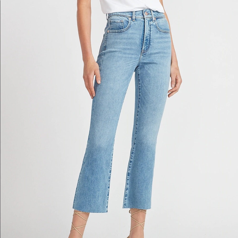 High Waisted Raw Hem Cropped Jeans - size 6